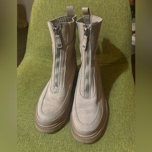 Sam Edelman boots, size 7.5. In great condition!